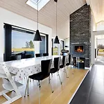 بيت للعطل Coastal Home With Spa And Sauna *