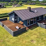Coastal With And Sauna Holiday home *
